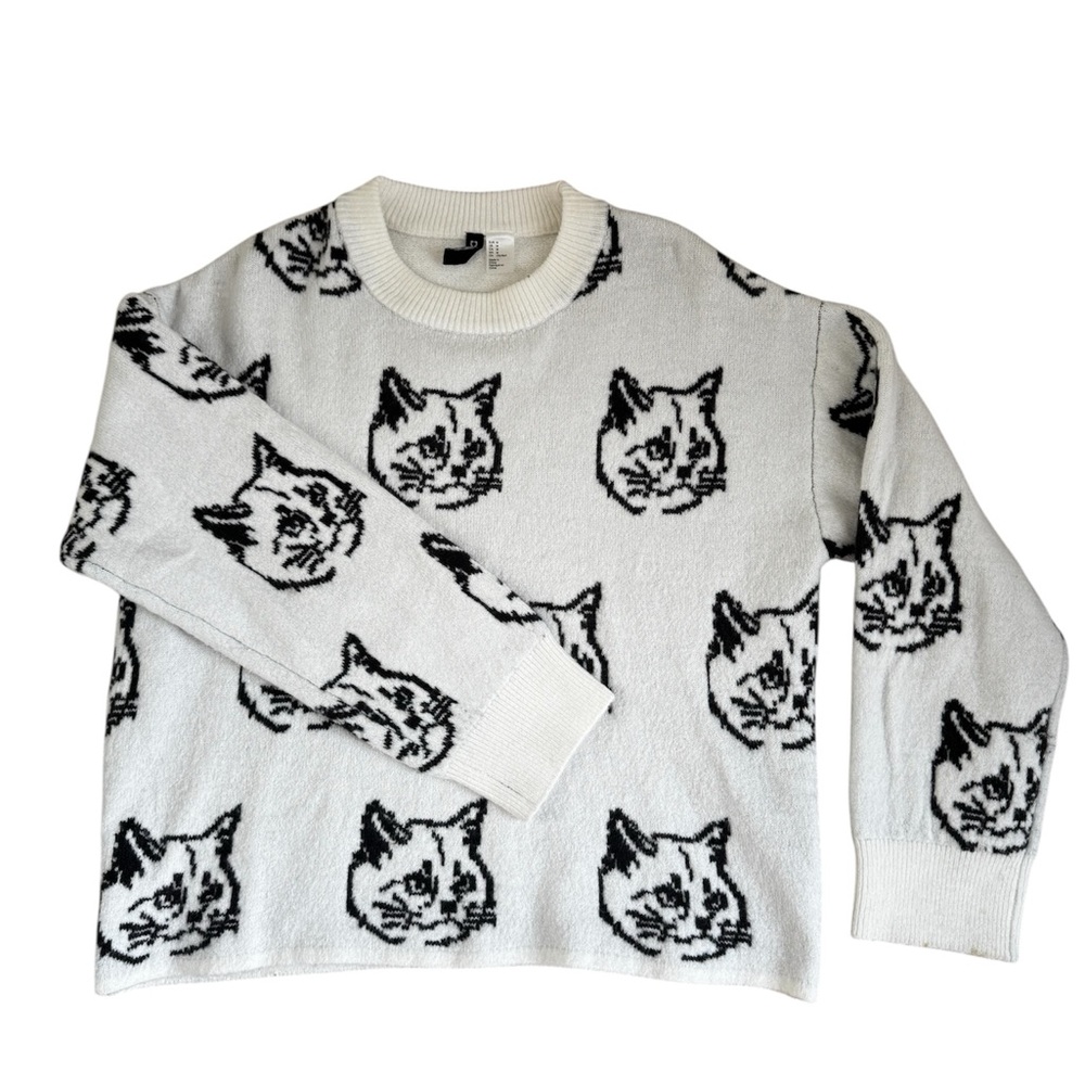 H&M Divided Cat Cream Knit Sweater